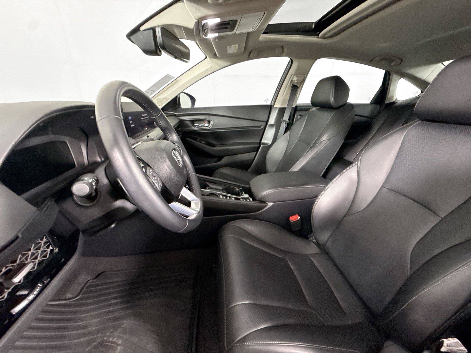 Used 2024 Honda Accord Touring image 3
