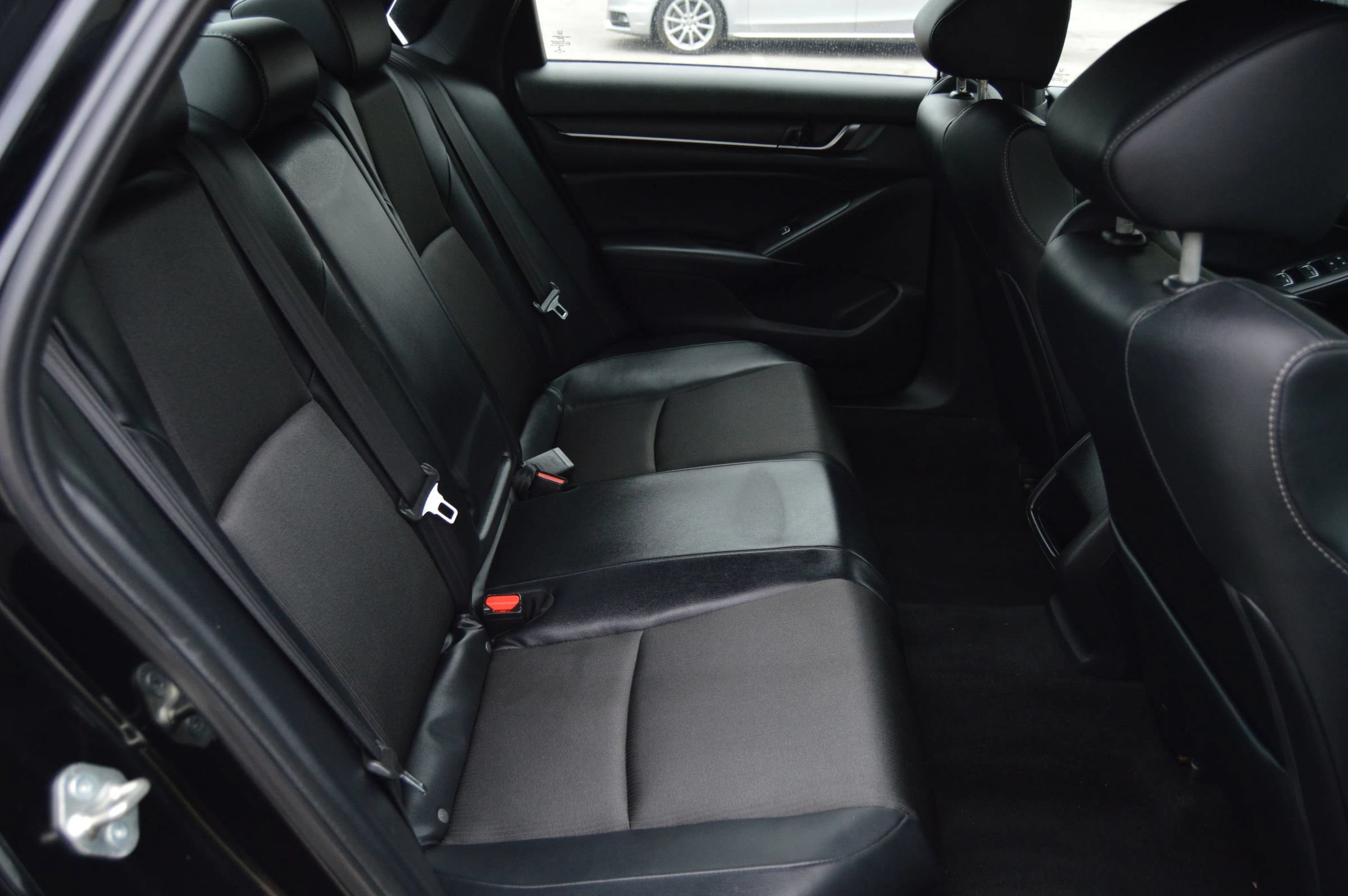 Used 2018 Honda Accord Sport image 25