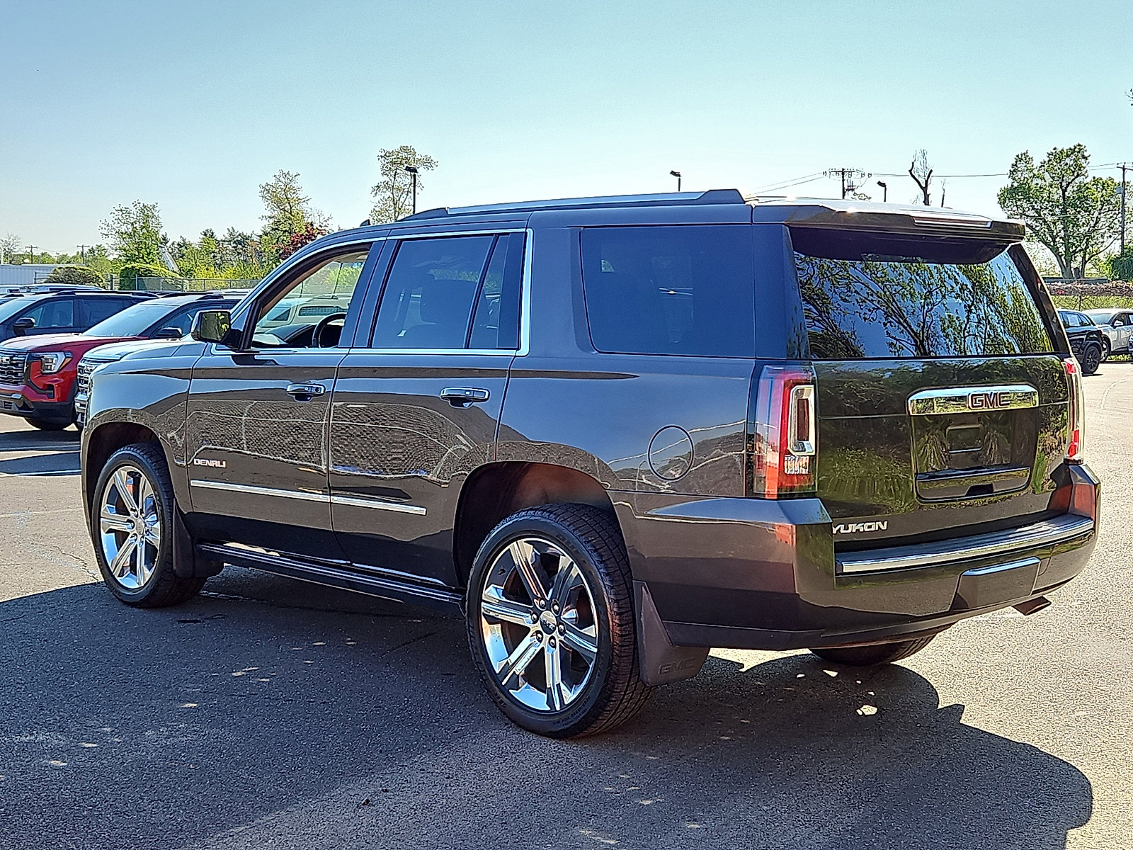 Used 2019 GMC Yukon Denali w/ Denali Ultimate Package AWD/4WD image 4
