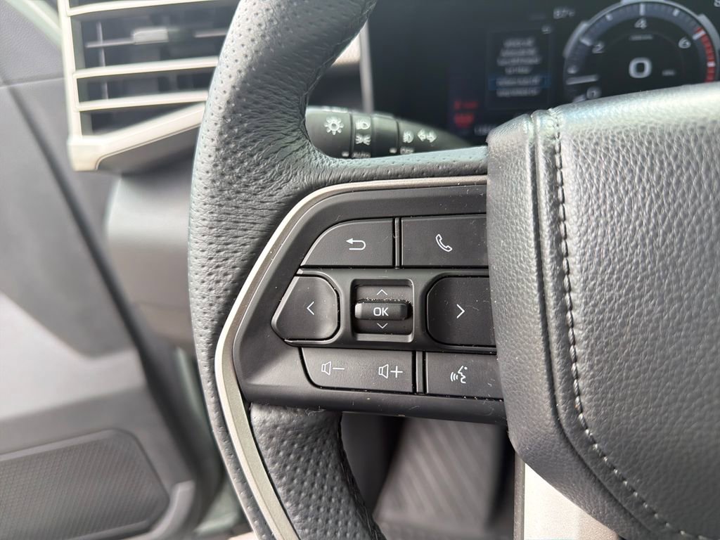 Used 2025 Toyota Tundra Limited AWD/4WD image 29