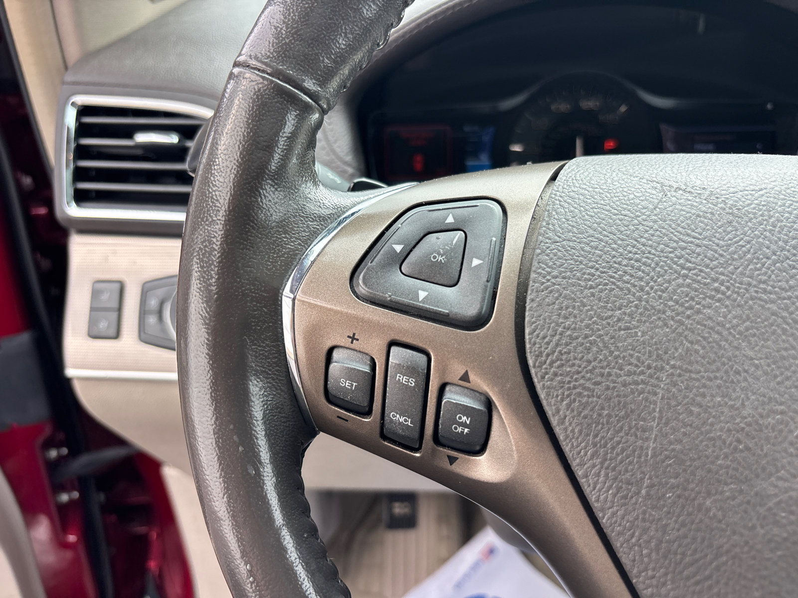 Used 2013 Lincoln MKX FWD image 17