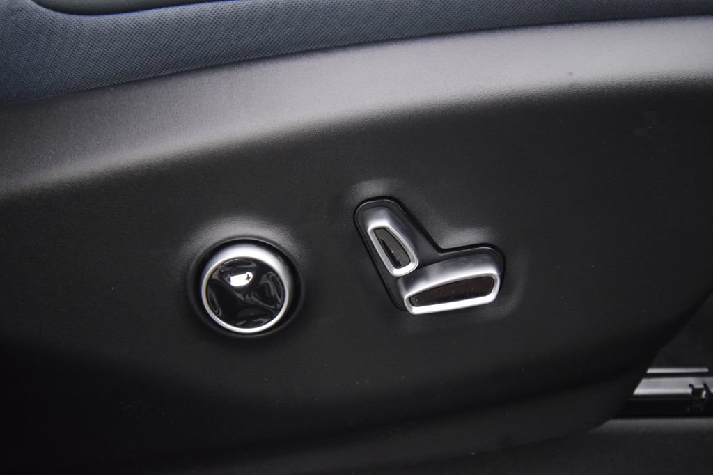 New 2027 Chrysler Pacifica Pinnacle FWD image 19