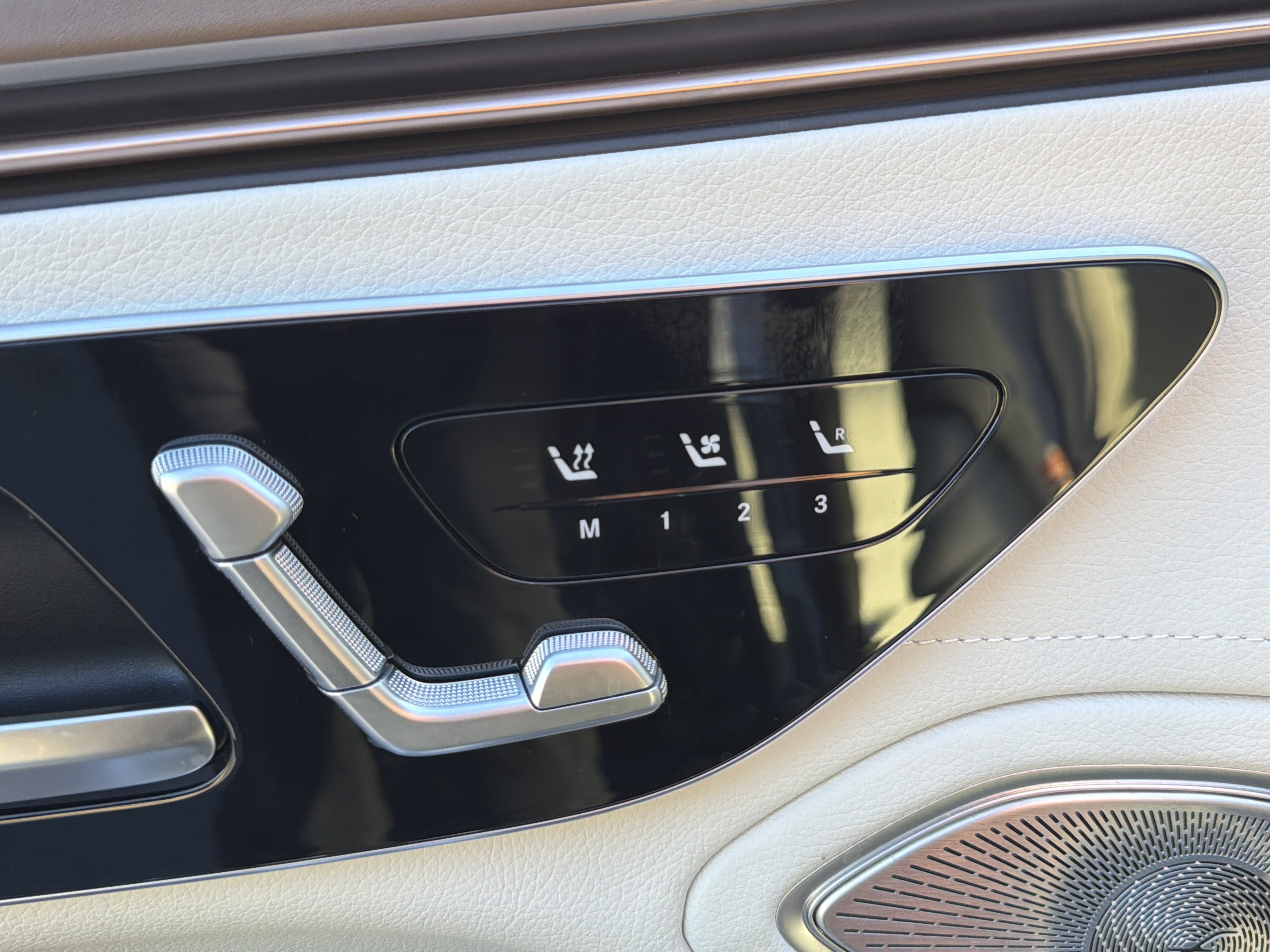 Used 2022 Mercedes-Benz EQS AMG 4MATIC w/ Exclusive Trim Package image 71
