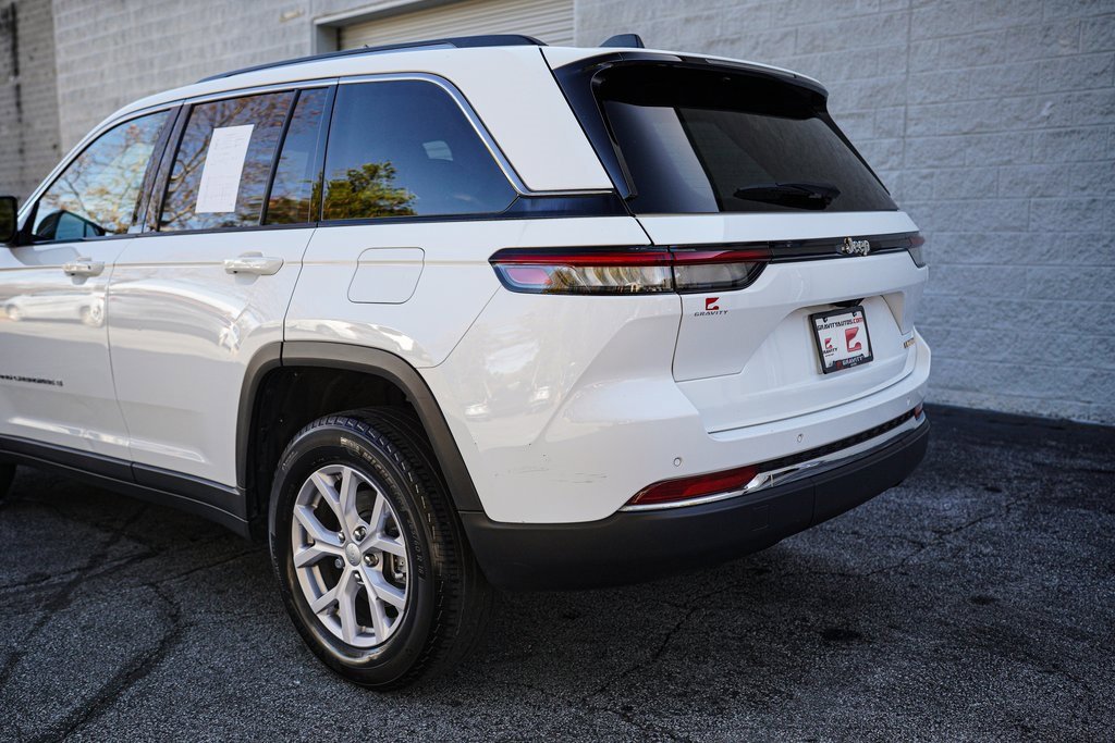 Used 2022 Jeep Grand Cherokee Limited image 12