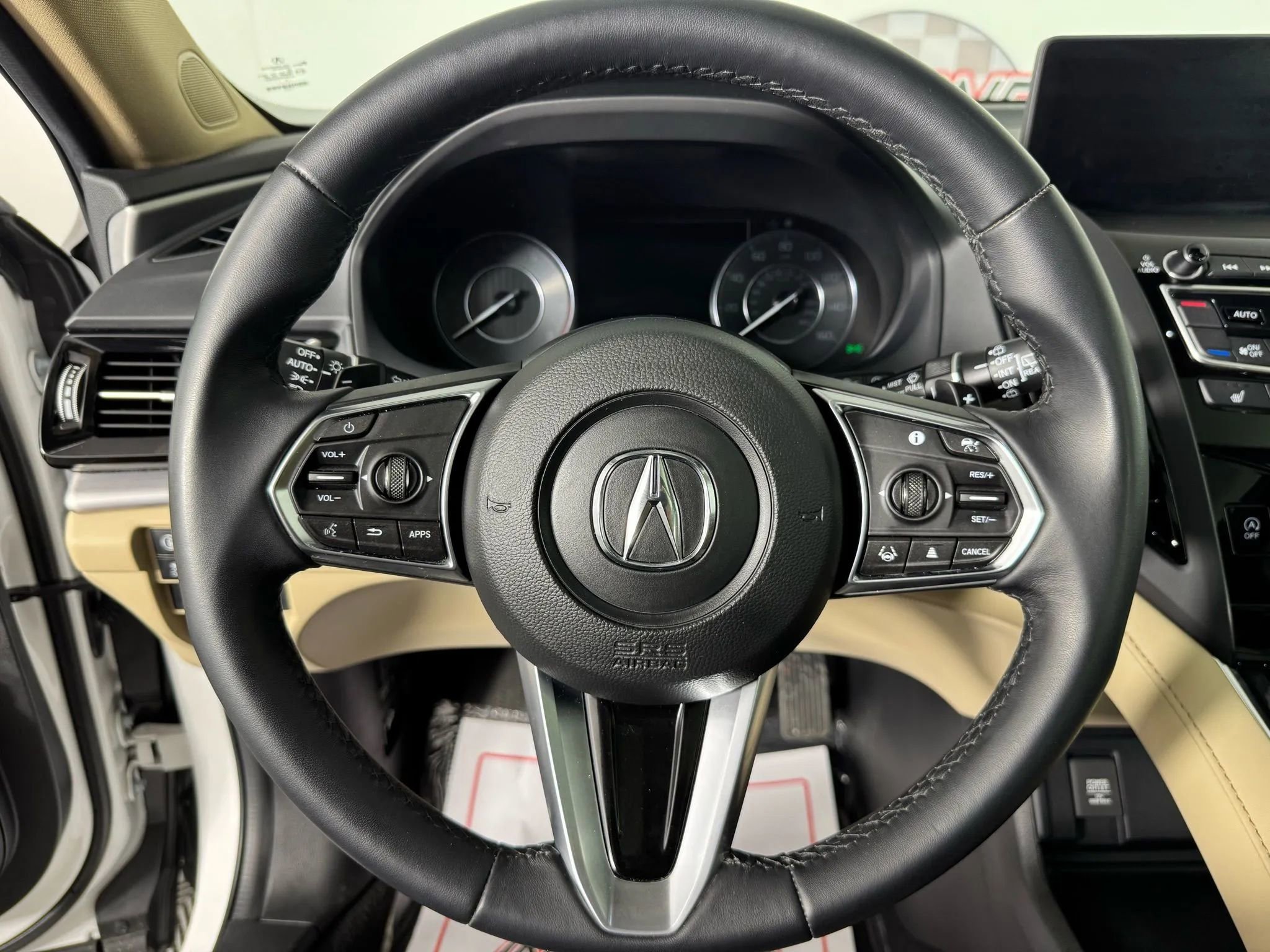 Used 2024 Acura RDX SH-AWD image 13