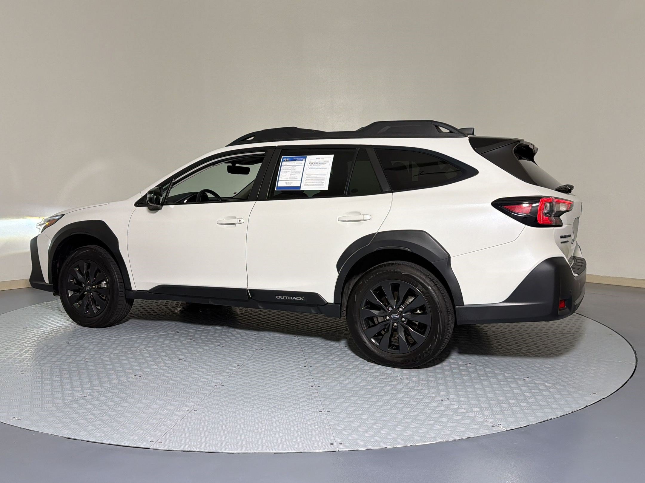 Used 2023 Subaru Outback Onyx Edition AWD/4WD image 3