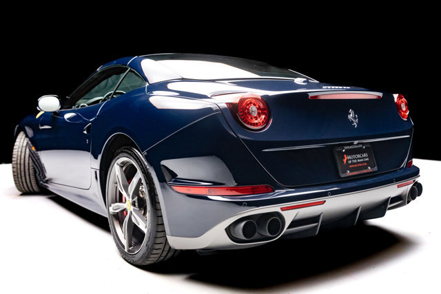 Used 2016 Ferrari California T RWD image 36