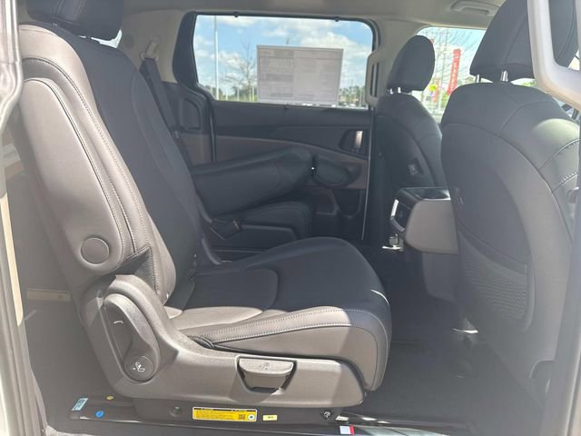 New 2026 Kia Carnival EX image 10