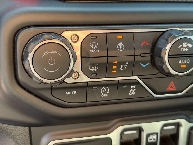 Used 2021 Jeep Gladiator Rubicon AWD/4WD image 19