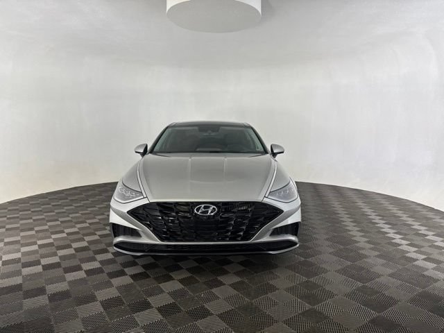 Used 2022 Hyundai Sonata Limited FWD image 2