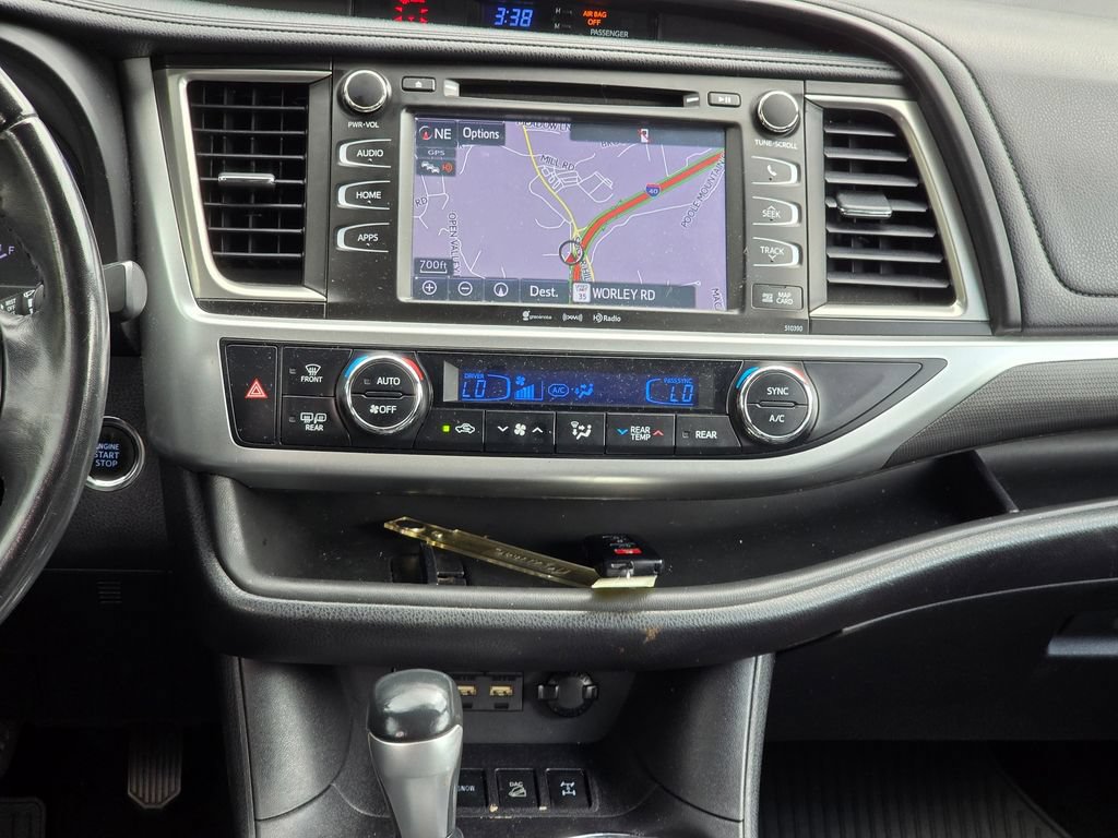 Used 2019 Toyota Highlander SE AWD/4WD image 20