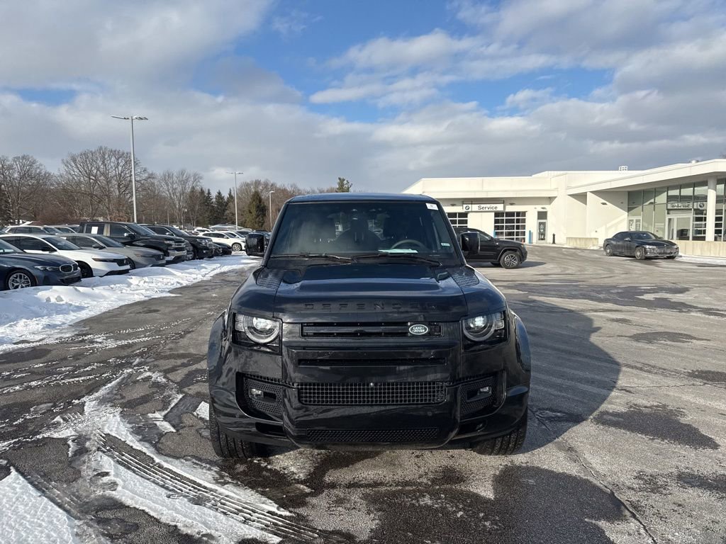 Used 2023 Land Rover Defender 110 V8 video 2