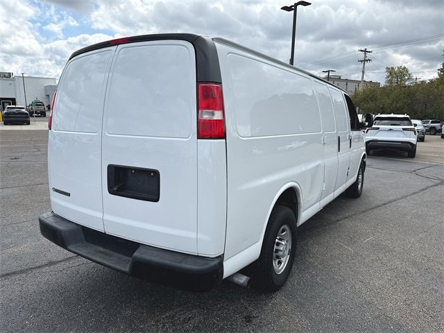 Used 2019 Chevrolet Express 3500 Extended w/ Driver Convenience Package image 4