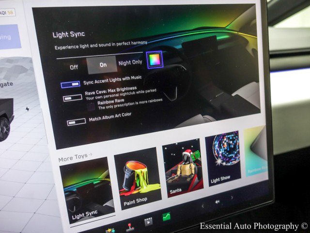 Used 2024 Tesla Cybertruck AWD Crew Cab image 24