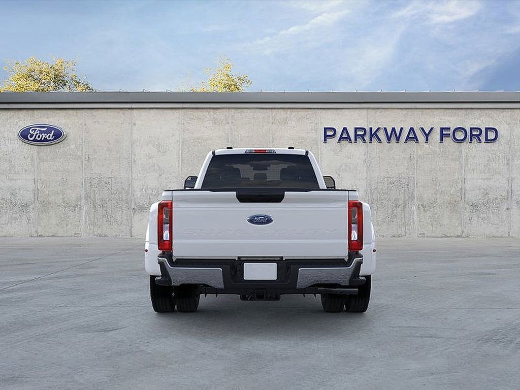 New 2026 Ford F450 XLT image 5