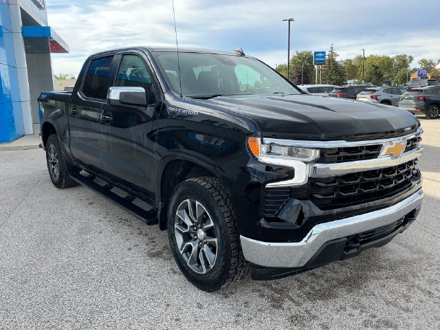 Used 2024 Chevrolet Silverado 1500 LT AWD/4WD image 12