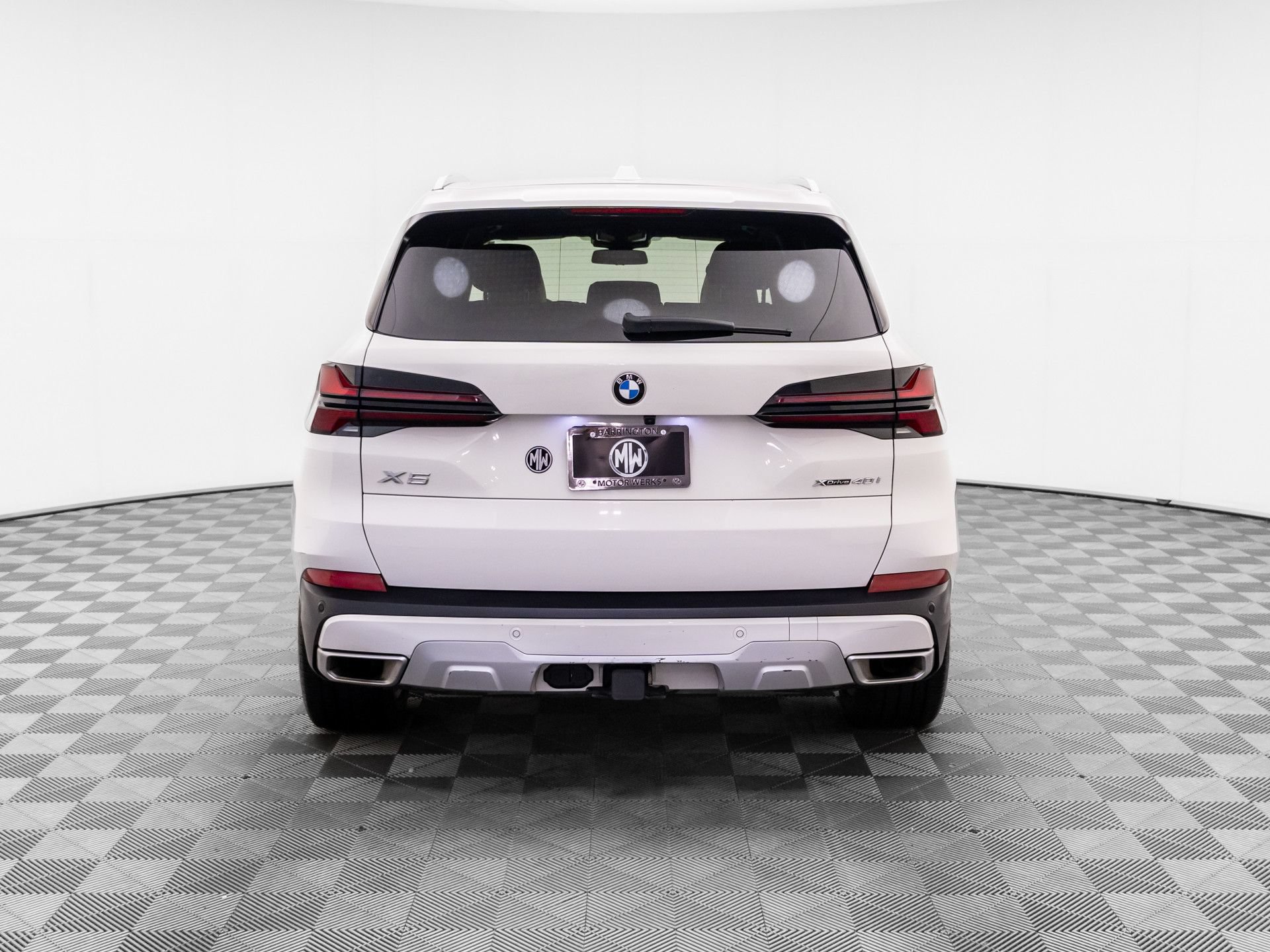 Used 2024 BMW X5 xDrive40i w/ Premium Package AWD/4WD image 4