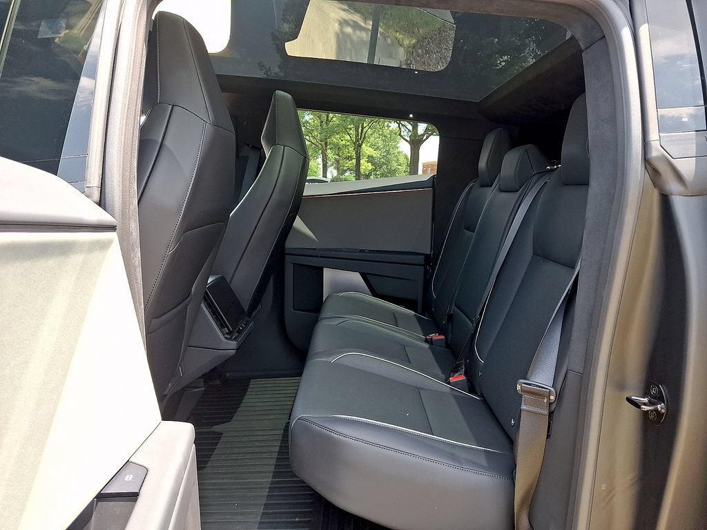 Used 2025 Tesla Cybertruck AWD Crew Cab image 10