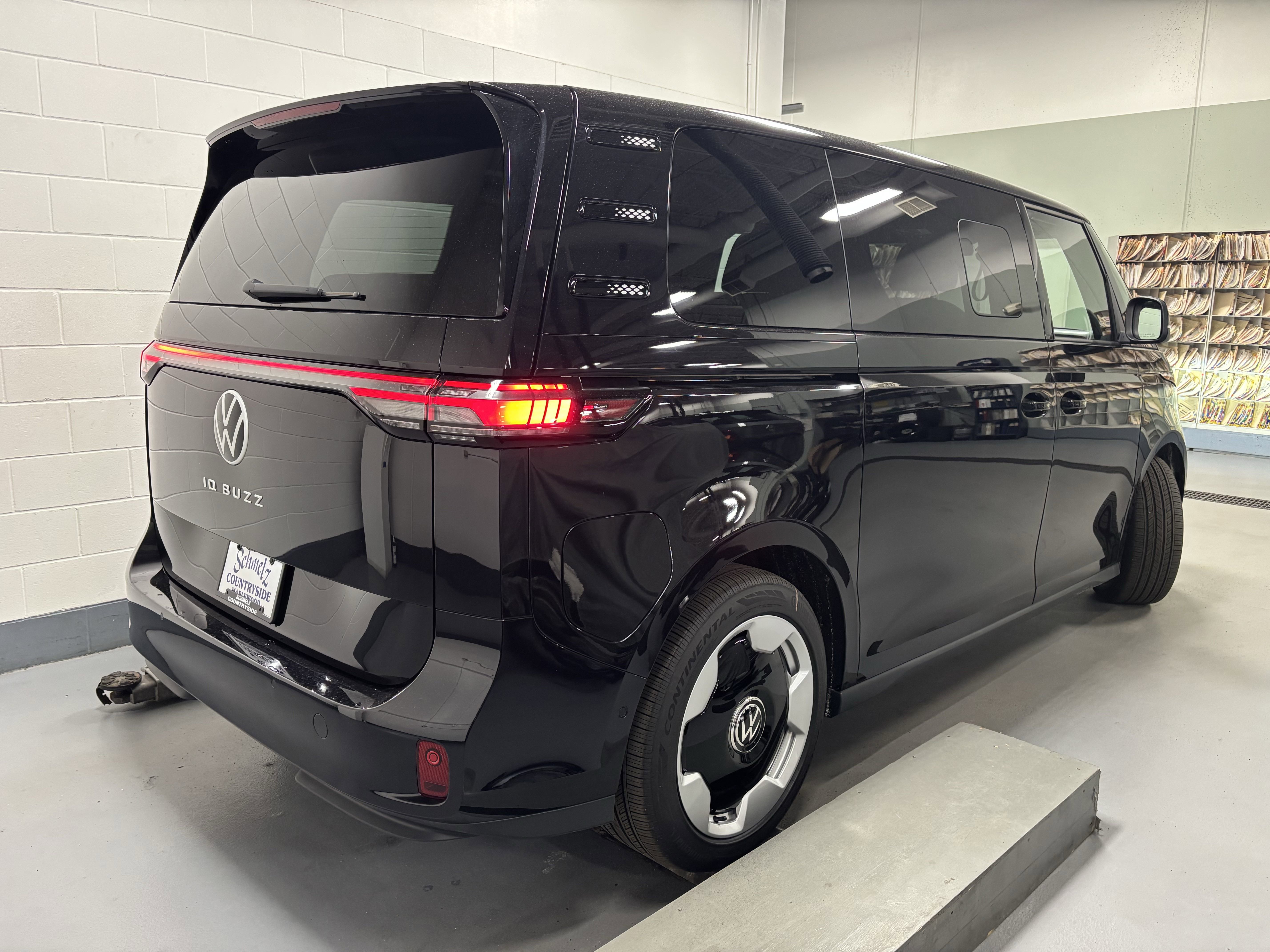 New 2025 Volkswagen ID. Buzz Pro S image 8