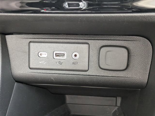 Used 2023 Buick Encore GX Select image 31