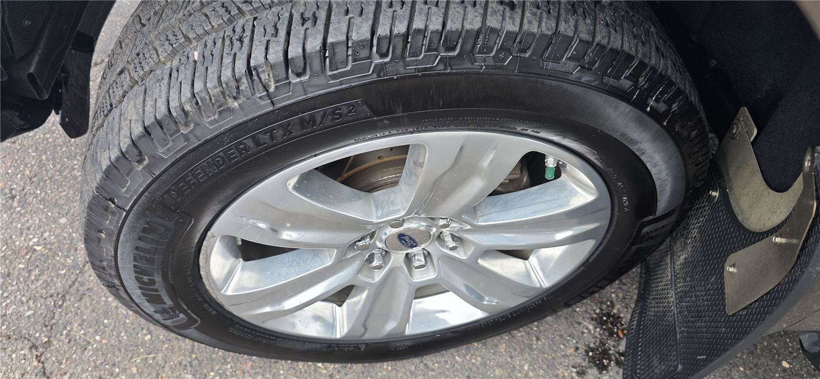 Used 2015 Ford F150 Lariat w/ Equipment Group 501A Mid AWD/4WD image 9