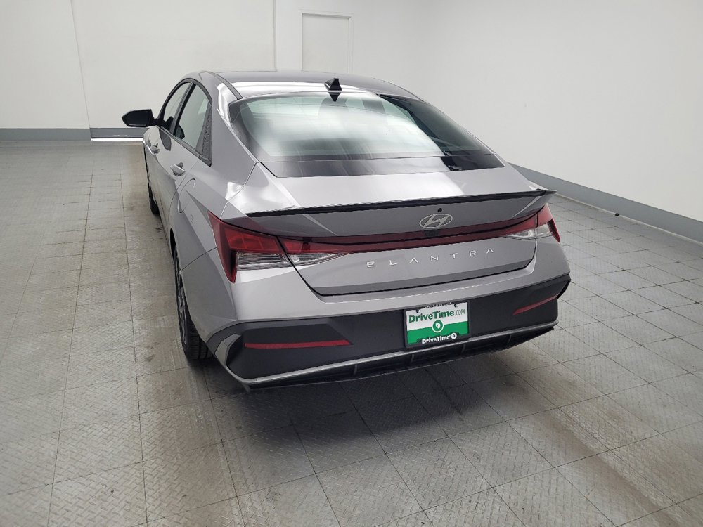 Used 2025 Hyundai Elantra Sport FWD image 6