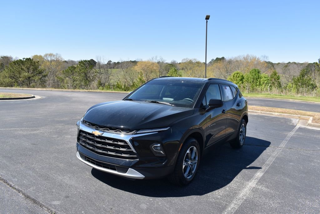 Used 2024 Chevrolet Blazer LT w/ Convenience Package image 3