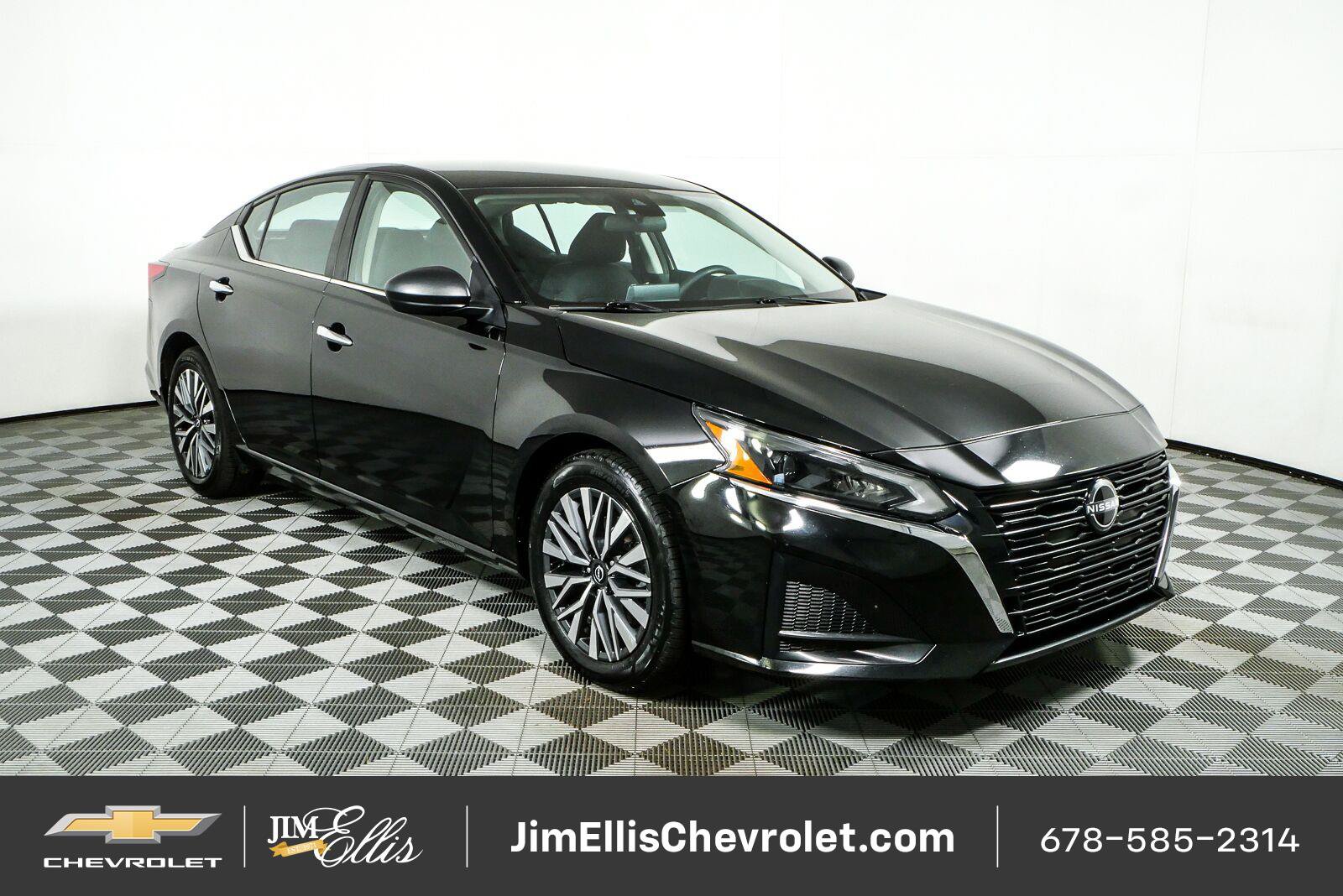 Used 2024 Nissan Altima 2.5 SV FWD image 1