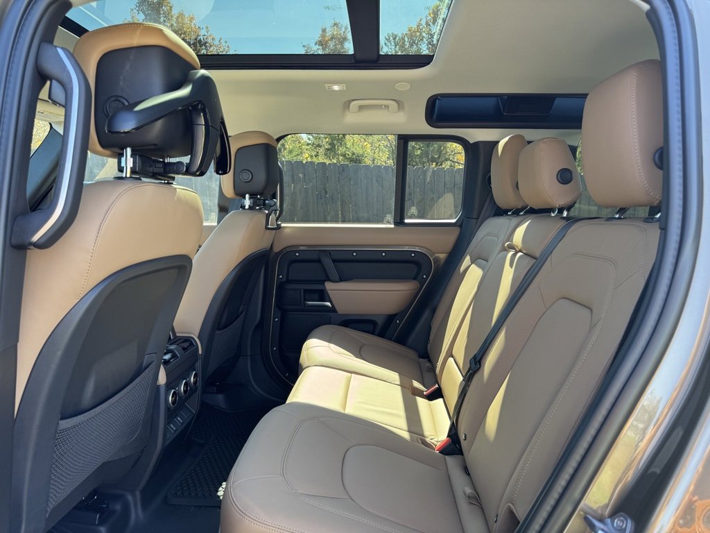 New 2026 Land Rover Defender 110 S image 27