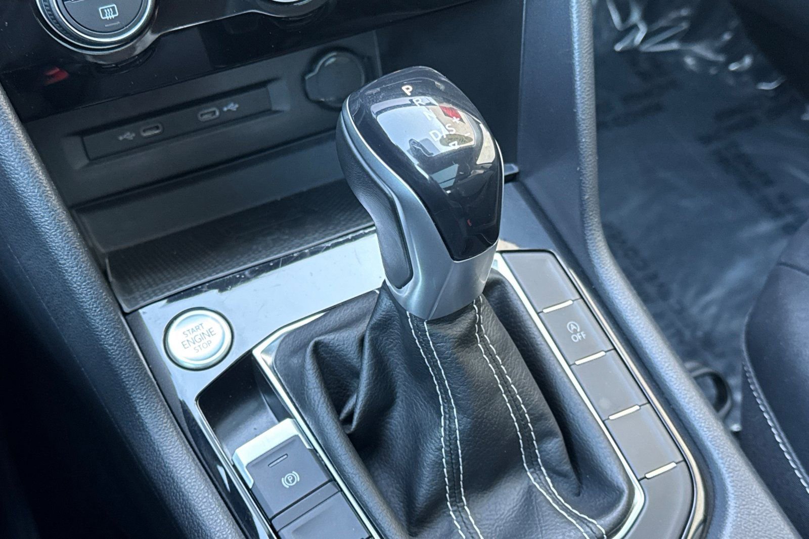 Used 2022 Volkswagen Taos SEL image 24