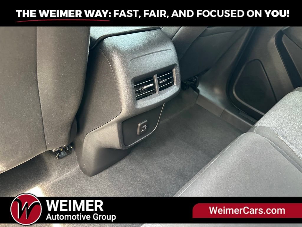 Used 2023 Chevrolet Equinox LT w/ Driver Convenience Package AWD/4WD image 23