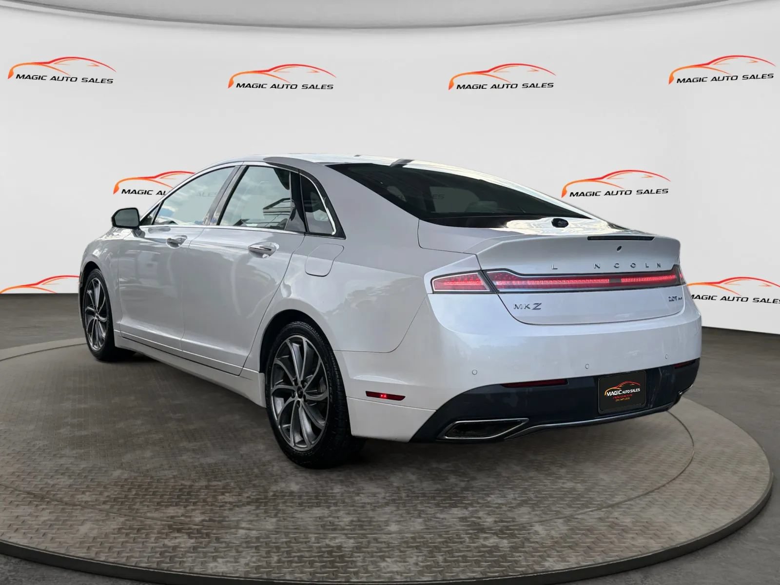 Used 2018 Lincoln MKZ Reserve w/ Magnetic Appearance Package AWD/4WD image 8