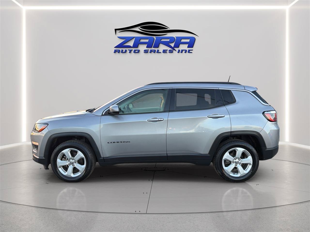 Used 2017 Jeep Compass Latitude AWD/4WD image 4
