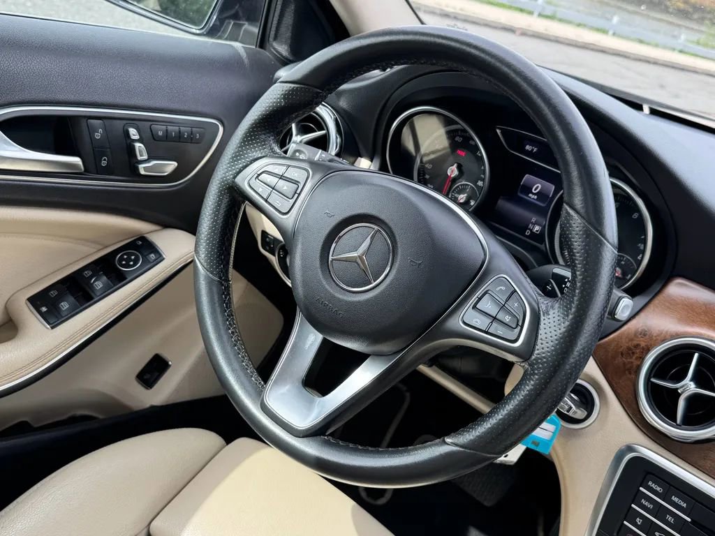 Used 2018 Mercedes-Benz GLA 250 4MATIC image 11