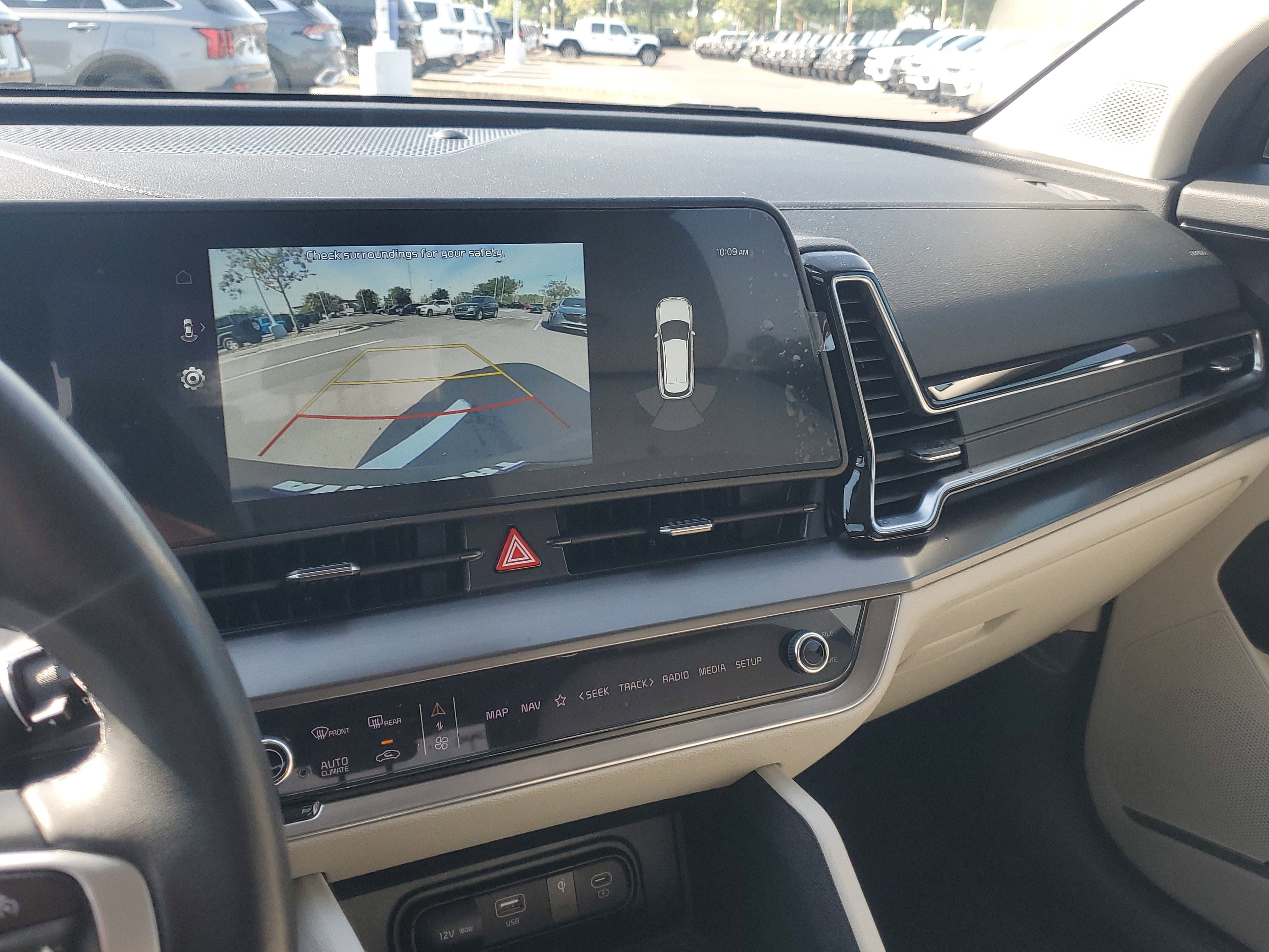 Used 2025 Kia Sportage EX image 19