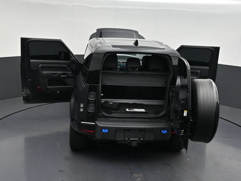 Used 2023 Land Rover Defender 90 V8 AWD/4WD image 34