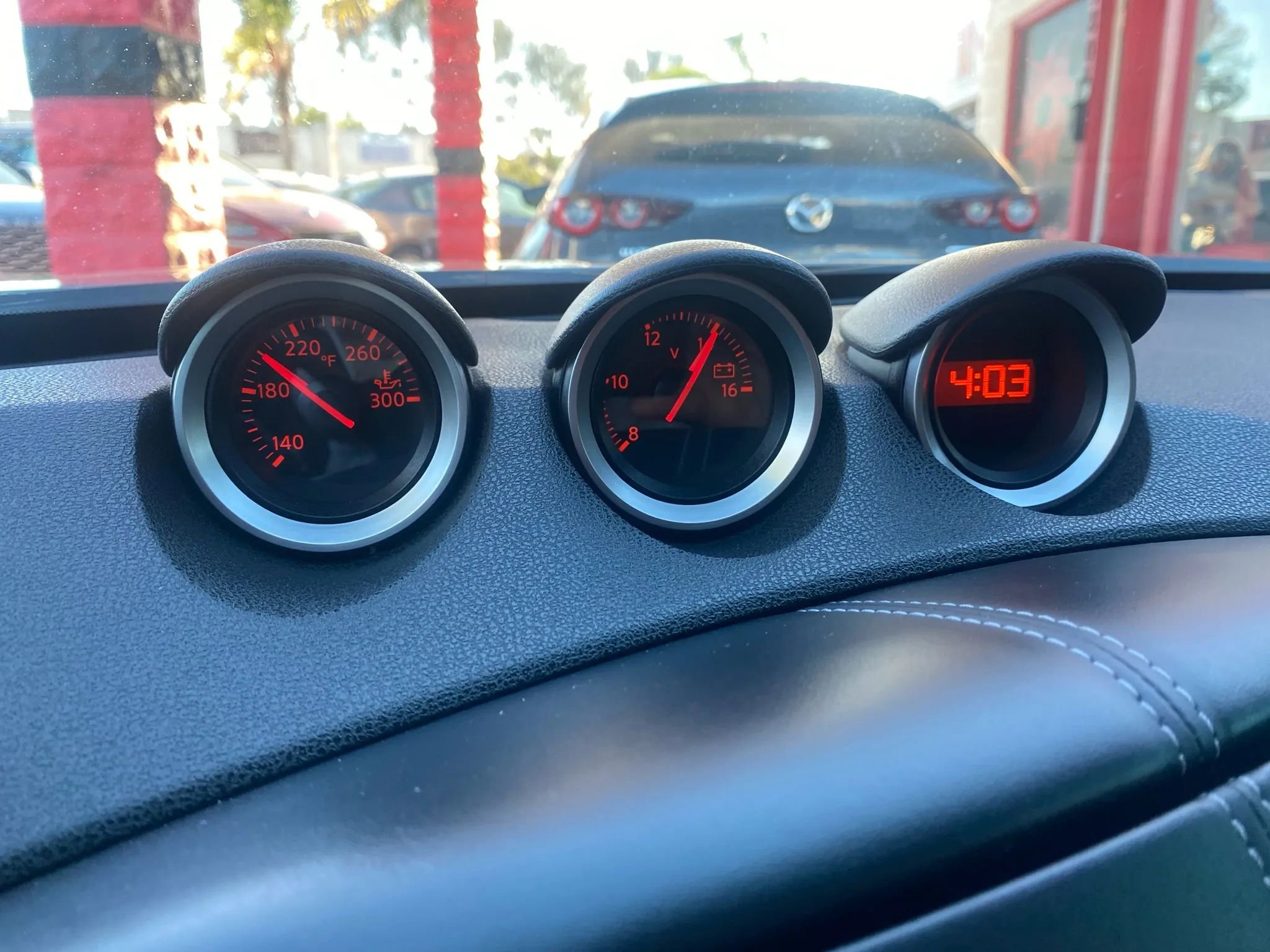 Used 2014 Nissan 370Z Coupe image 15