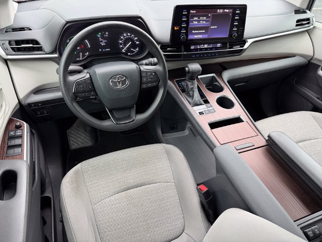 Certified 2022 Toyota Sienna LE FWD image 34