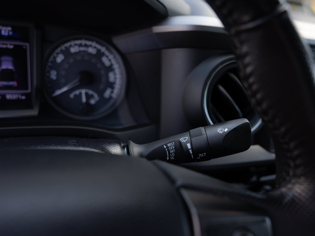 Used 2018 Toyota Tacoma TRD Sport AWD/4WD image 14