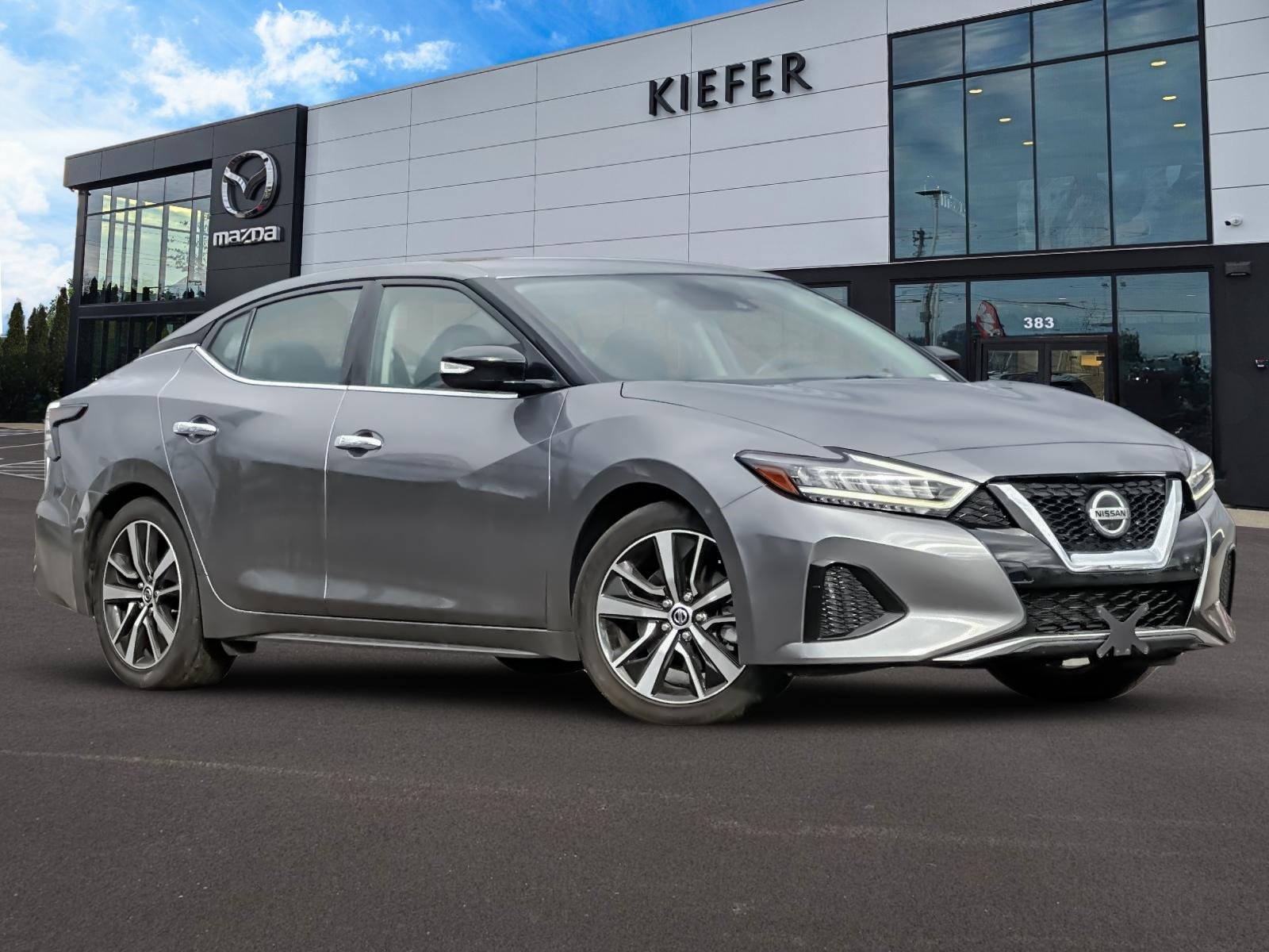 Used 2022 Nissan Maxima SV w/ Floor Mat Group image 2