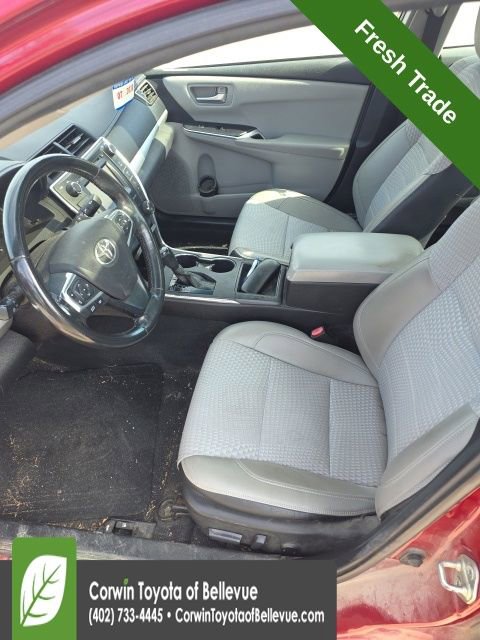 Used 2015 Toyota Camry SE w/ Moonroof Package image 12