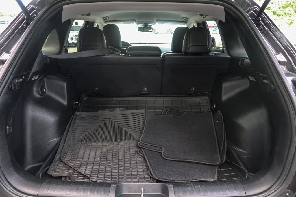 Used 2021 Jeep Cherokee Latitude Plus AWD/4WD image 11