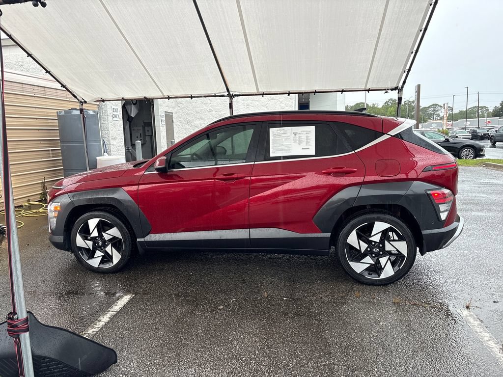 Used 2024 Hyundai Kona Limited FWD image 2