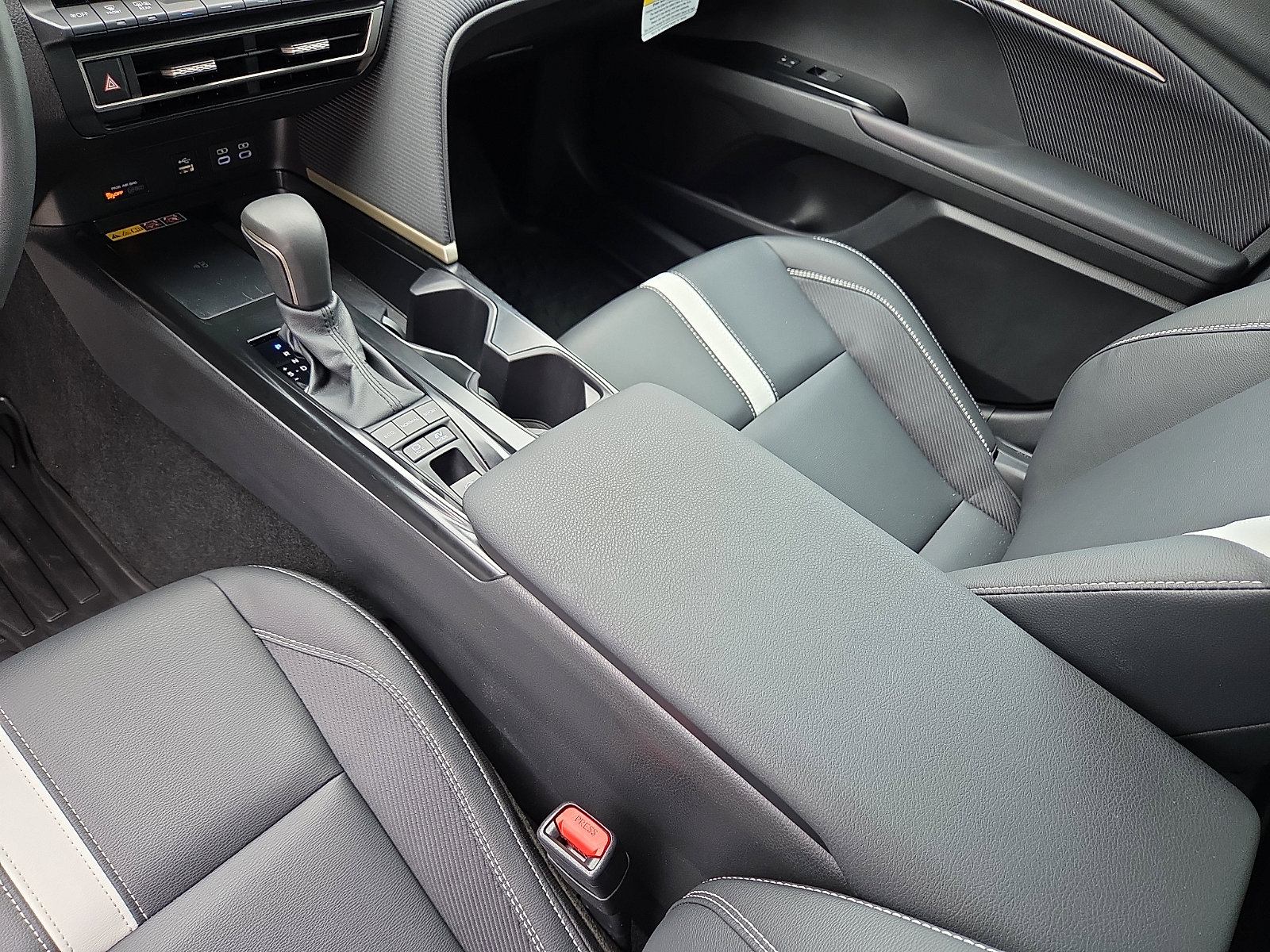 Used 2025 Toyota Camry SE image 25