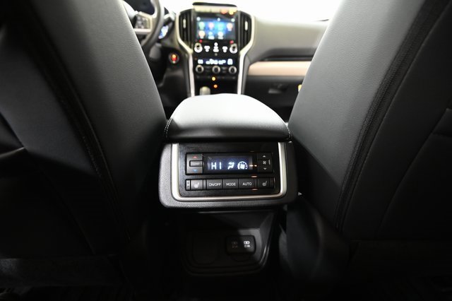 Used 2022 Subaru Ascent Limited w/ Technology Package image 34