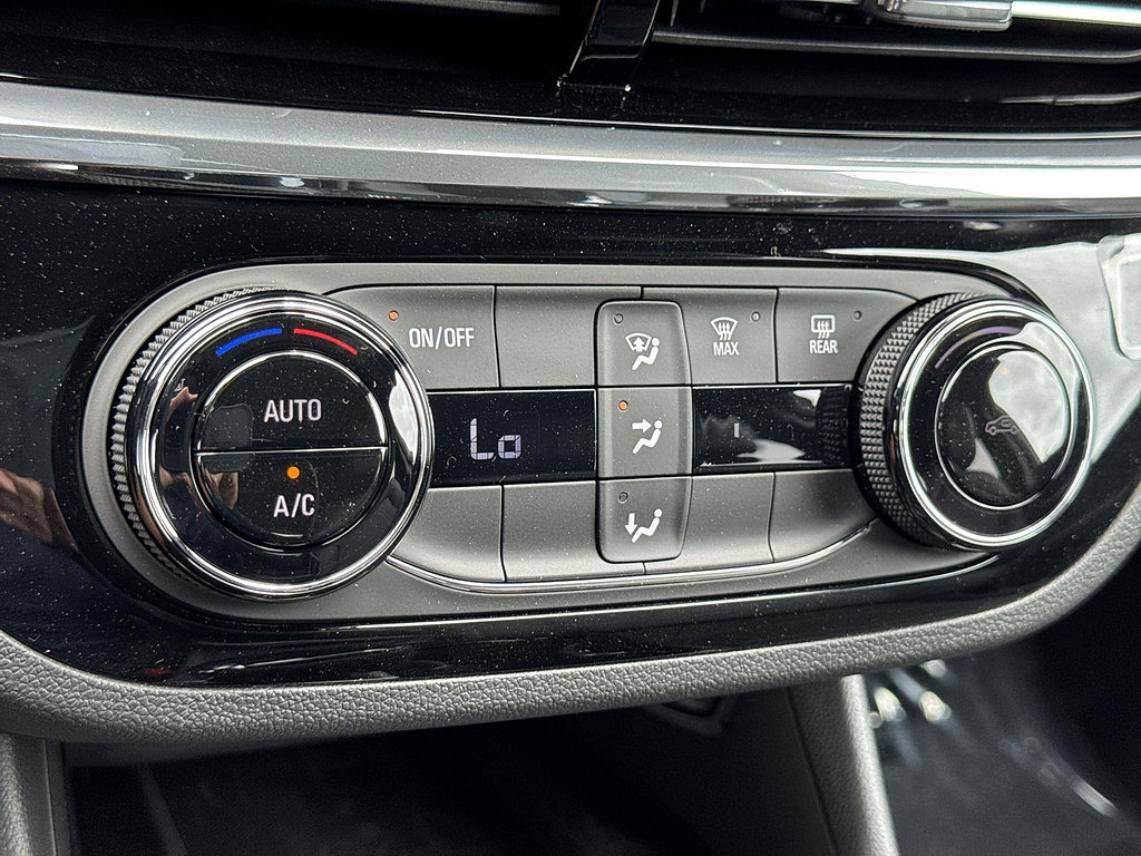 Used 2026 Buick Envista Sport Touring w/ Convenience II Package FWD image 46