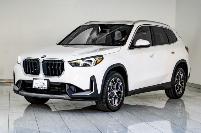 Used 2023 BMW X1 xDrive28i AWD/4WD image 4