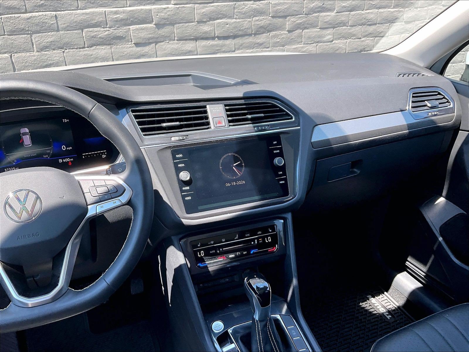Certified 2022 Volkswagen Tiguan SE w/ Panoramic Sunroof Package AWD/4WD image 5