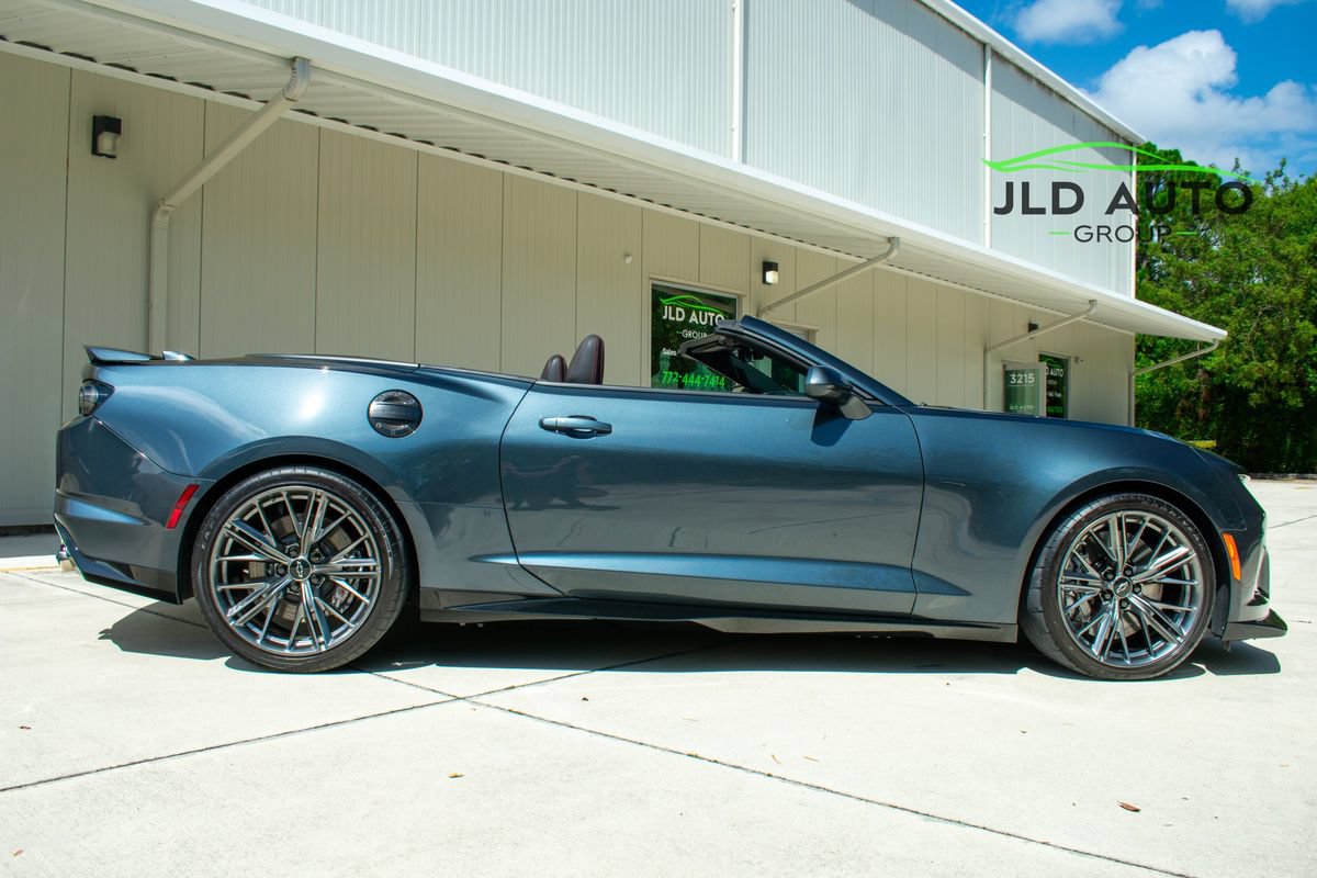 Used 2023 Chevrolet Camaro ZL1 RWD image 11