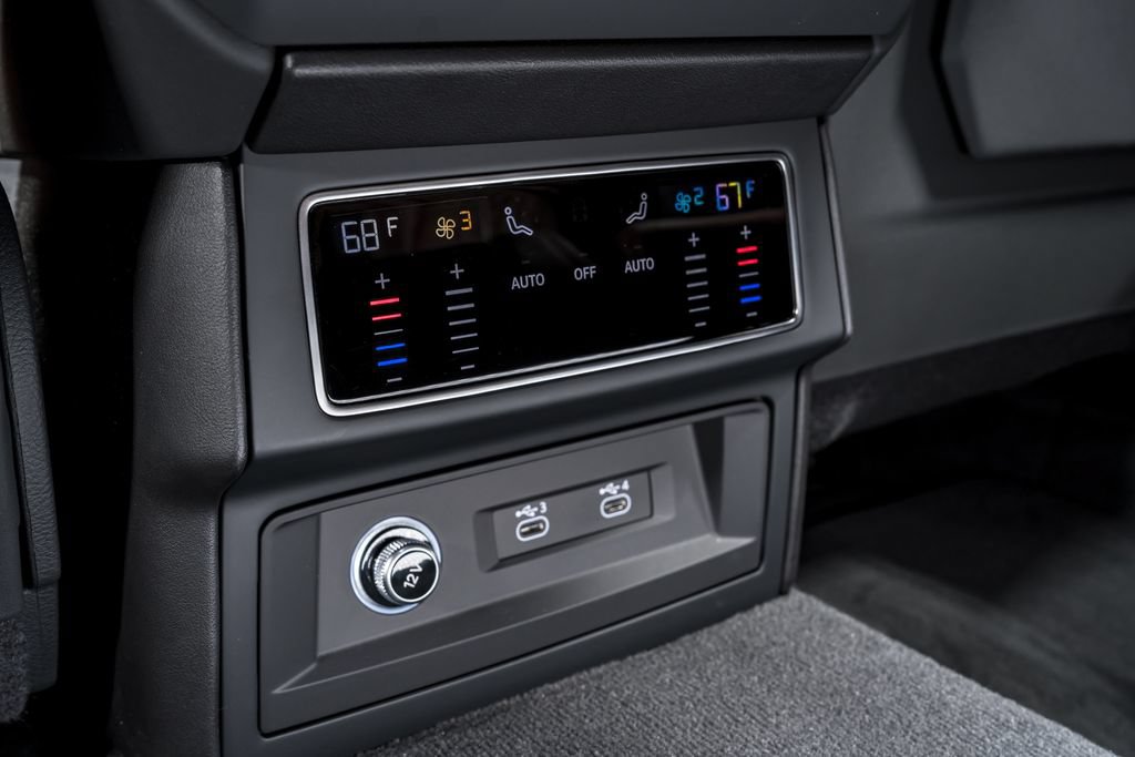 Used 2023 Lamborghini Urus S AWD/4WD image 34